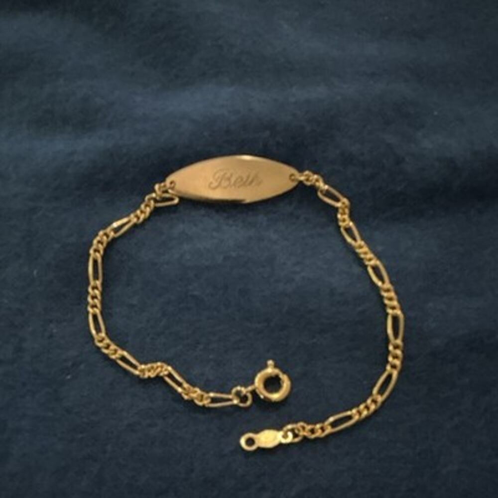 Ladies Personalized Gold Tone Bracelet w/the name Beth In Script Writing w/clasp